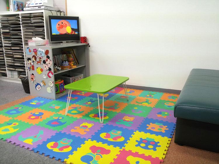 exhibition hall / Showroom. We offer a children's room.