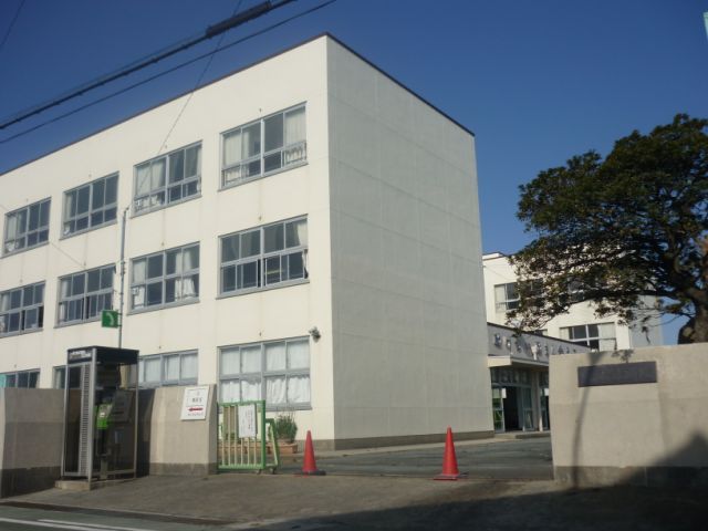 Primary school. 120m up to municipal seafood elementary school (elementary school)