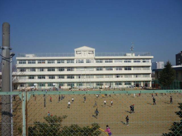 Primary school. Municipal Hanei up to elementary school (elementary school) 720m