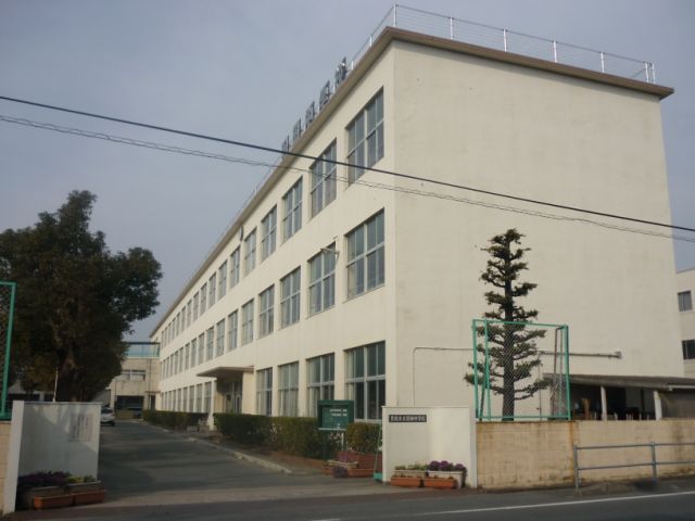 Junior high school. 1300m to Haneda junior high school (junior high school)