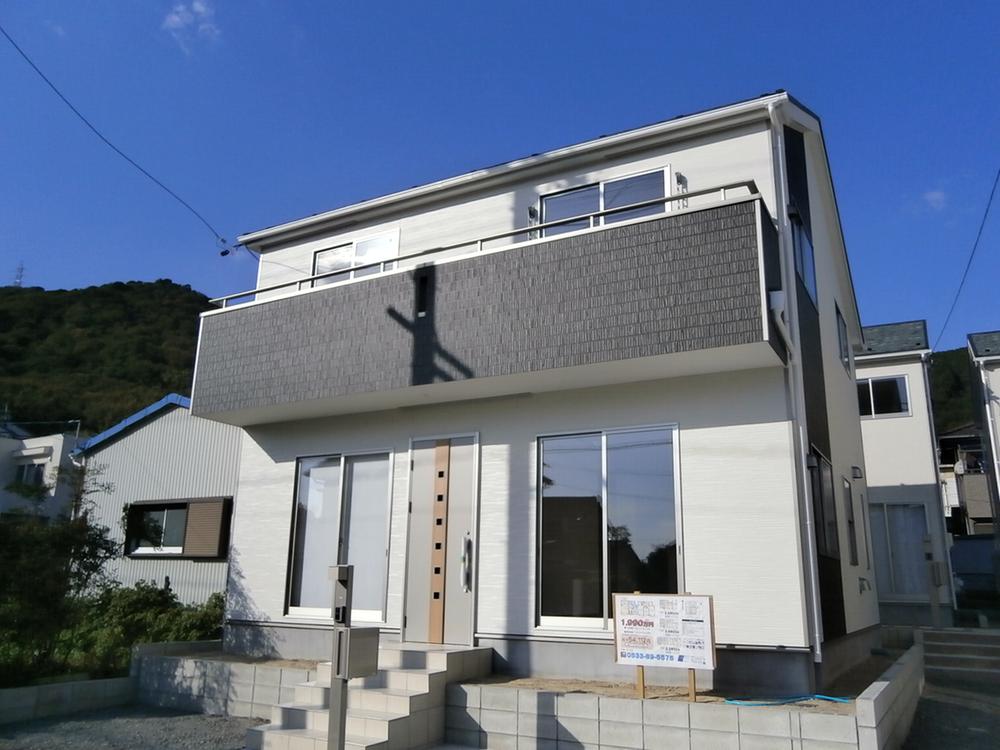 Local appearance photo.  ■  ■  □ It was completed □  ■  ■  □ Weekday ・ Your visit is possible at any time regardless of Saturdays, Sundays, and holidays □  ■  ■   ◆ Please tell us your desired date feel free to.  ◆ Time of your visit to, Also accepts mortgage counseling.  ◆ Surrounding properties also will guide you. 