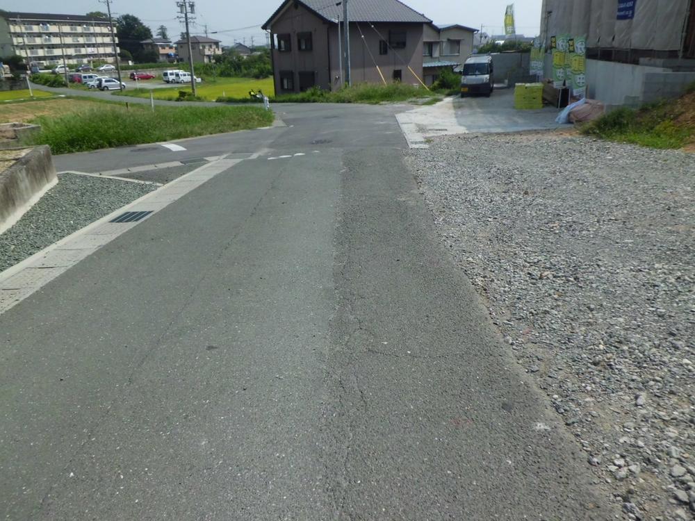 Local photos, including front road. Local (September 2013) Shooting