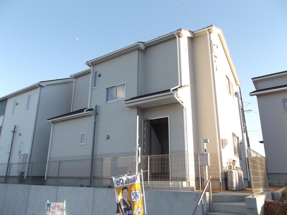 Local appearance photo.  ■  ■  □ It was completed □  ■  ■  □ Weekday ・ Your visit is possible at any time regardless of Saturdays, Sundays, and holidays □  ■  ■   ◆ Please tell us your desired date feel free to.  ◆ Time of your visit to, Also accepts mortgage counseling.  ◆ Surrounding properties also will guide you. 