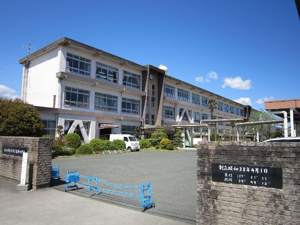 Primary school. 1283m to Toyokawa Municipal eastern elementary school (elementary school)