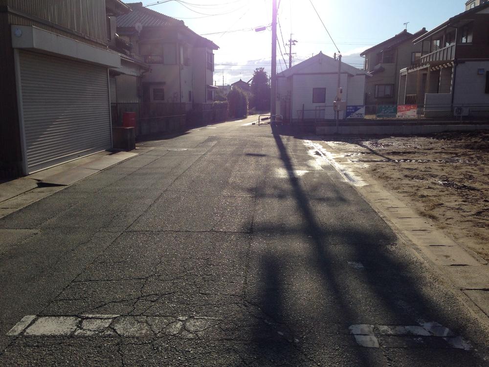 Local photos, including front road. Local (11 May 2013) Shooting