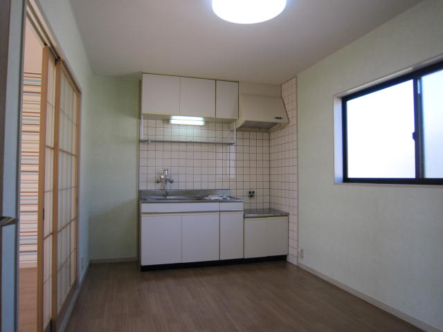 Kitchen. Bright and airy preeminent with window