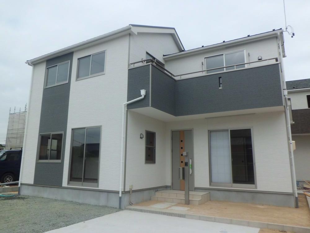 Local appearance photo.  ■  ■  □ It was completed □  ■  ■  □ Weekday ・ Your visit is possible at any time regardless of Saturdays, Sundays, and holidays □  ■  ■   ◆ Please tell us your desired date feel free to.  ◆ Time of your visit to, Also accepts mortgage counseling.  ◆ Surrounding properties also will guide you. 