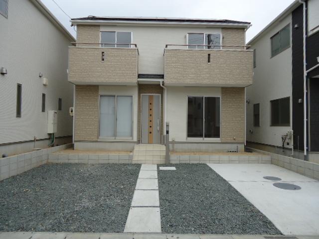 Local appearance photo. Building 2 Local (10 May 2013) Shooting