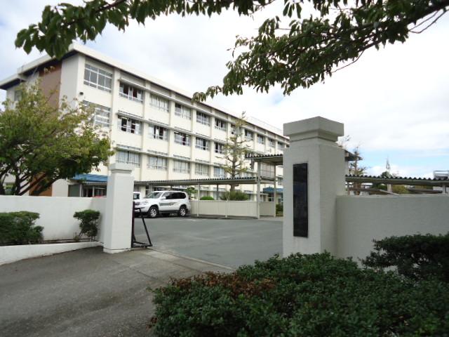 Junior high school. 2774m to Toyokawa Municipal Eastern Junior High School