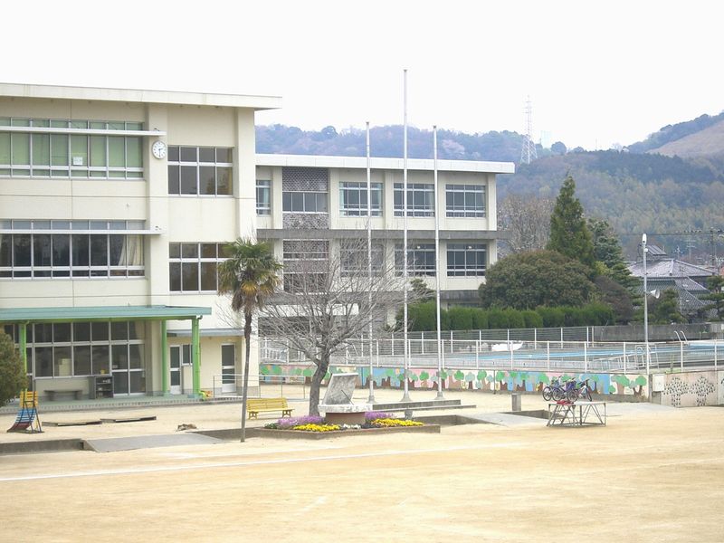 Primary school. 523m to Toyokawa Municipal Goyu elementary school (elementary school)
