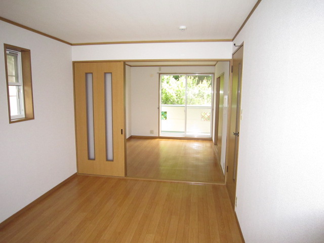 Living and room. Open space if you open the sliding door