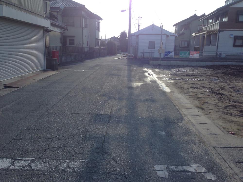 Local photos, including front road. Local (11 May 2013) Shooting