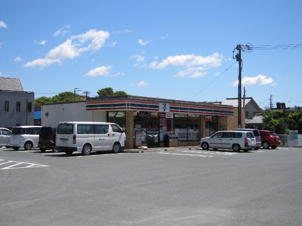 Convenience store. Seven-Eleven Mikawa Ichinomiya store up (convenience store) 1951m