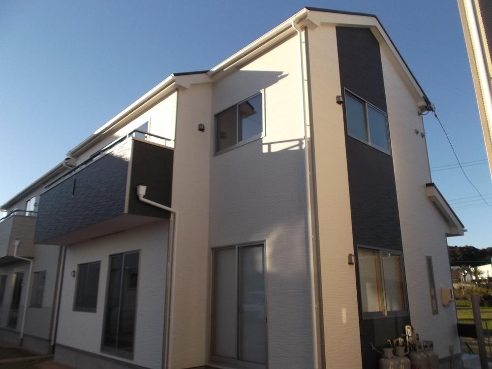 Local appearance photo.  ■  ■  □ It was completed □  ■  ■  □ Weekday ・ Your visit is possible at any time regardless of Saturdays, Sundays, and holidays □  ■  ■   ◆ Please tell us your desired date feel free to.  ◆ Time of your visit to, Also accepts mortgage counseling.  ◆ Surrounding properties also will guide you. 