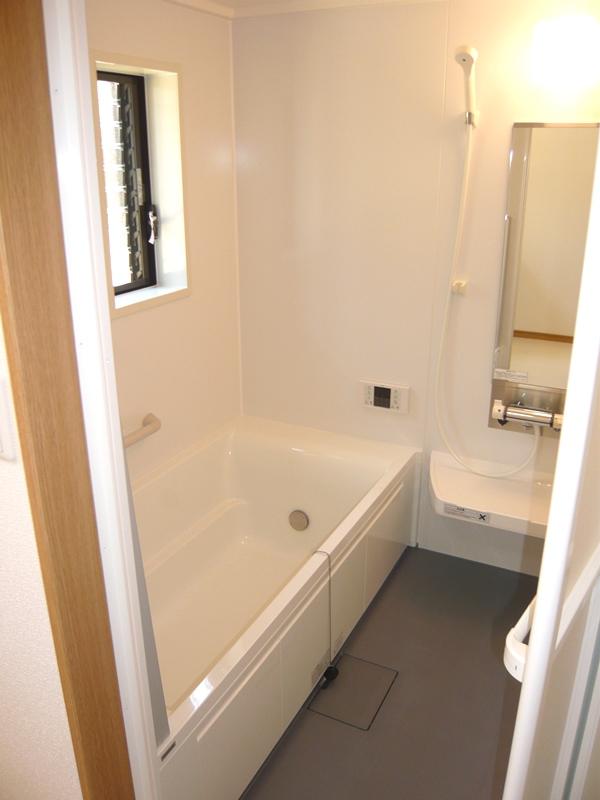 Bathroom. Room (May 2013) Shooting