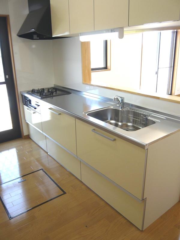 Kitchen. Room (May 2013) Shooting