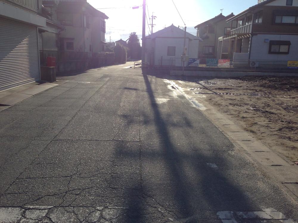 Local photos, including front road. Local (11 May 2013) Shooting