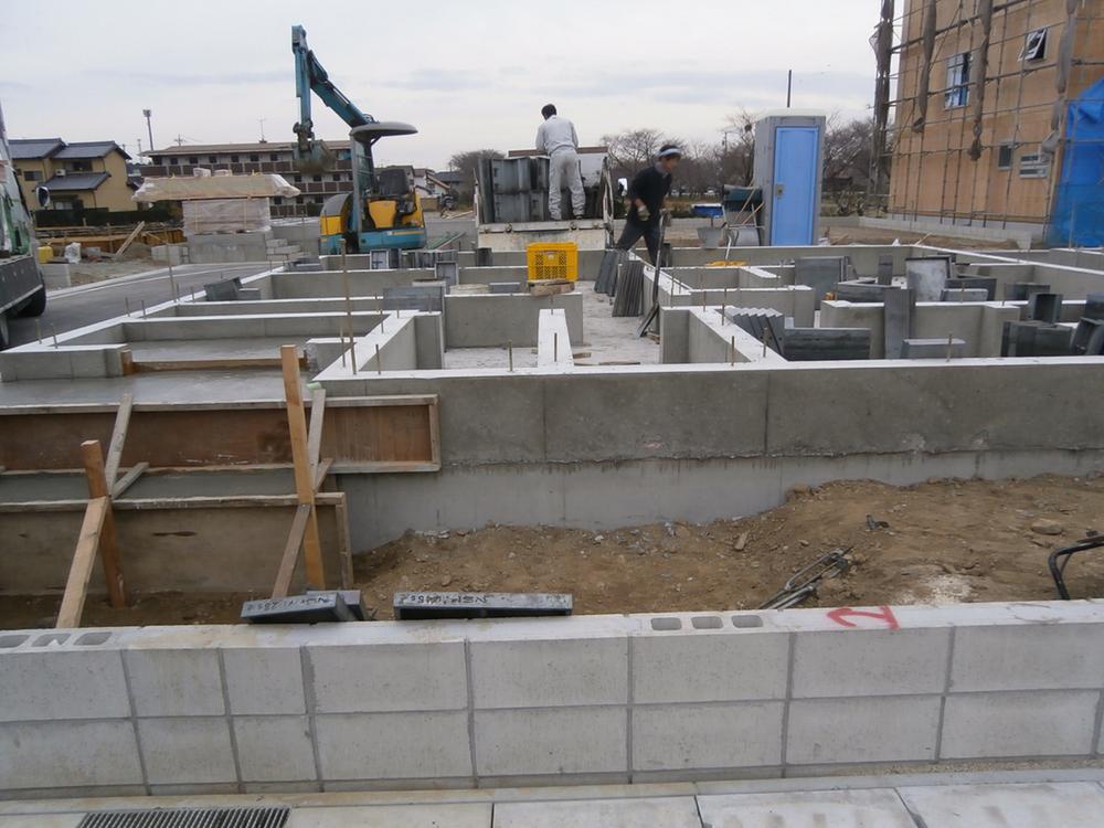 Other local. Local (12 May 2013) will guide you to the shooting model house