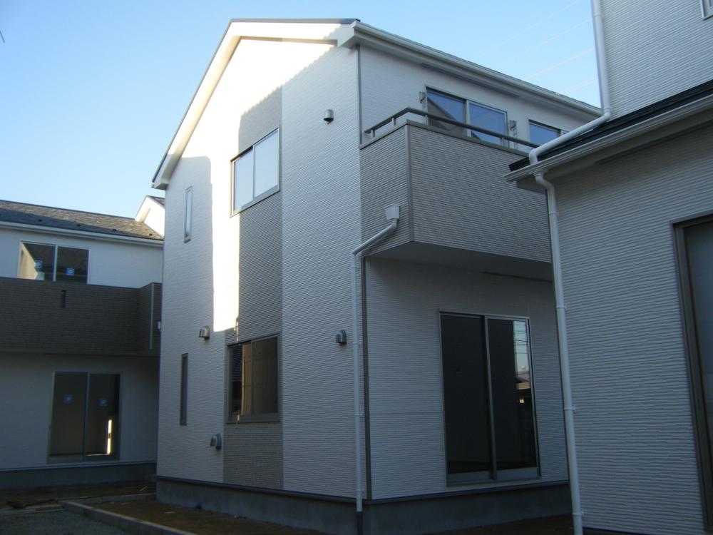 Local appearance photo.  ■  ■  □ Building 2 was completed □  ■  ■  □ Weekday ・ Your visit is possible at any time regardless of Saturdays, Sundays, and holidays □  ■  ■   ◆ Please tell us your desired date feel free to.  ◆ Time of your visit to, Also accepts mortgage counseling.  ◆ Surrounding properties also will guide you. 