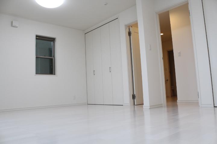 Non-living room. It will be Western-style. 