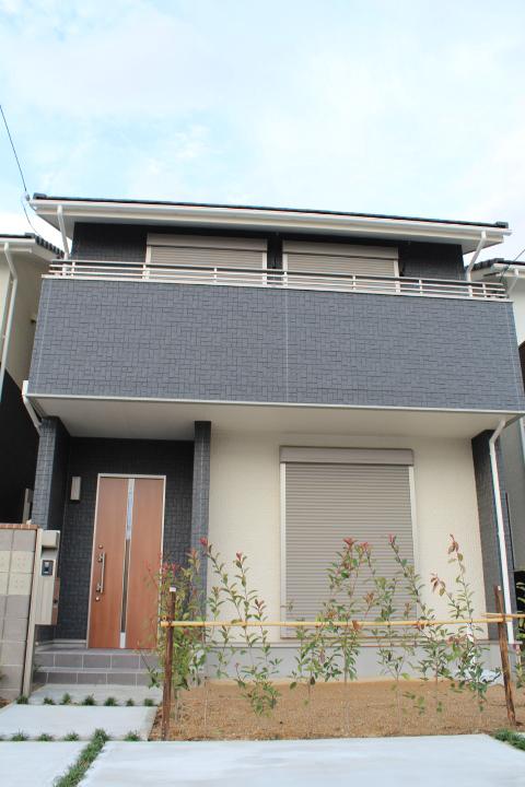 Local appearance photo. Local (10 May 2013) Shooting