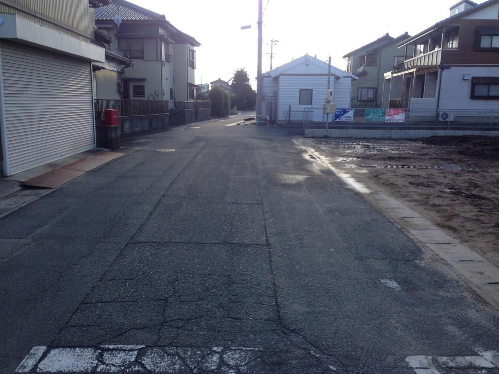 Local photos, including front road. Local (11 May 2013) Shooting