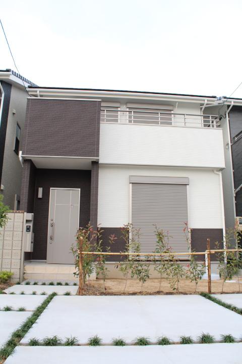 Local appearance photo. Local (10 May 2013) Shooting