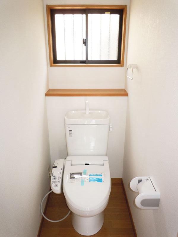 Toilet. Indoor (March 2013) Shooting