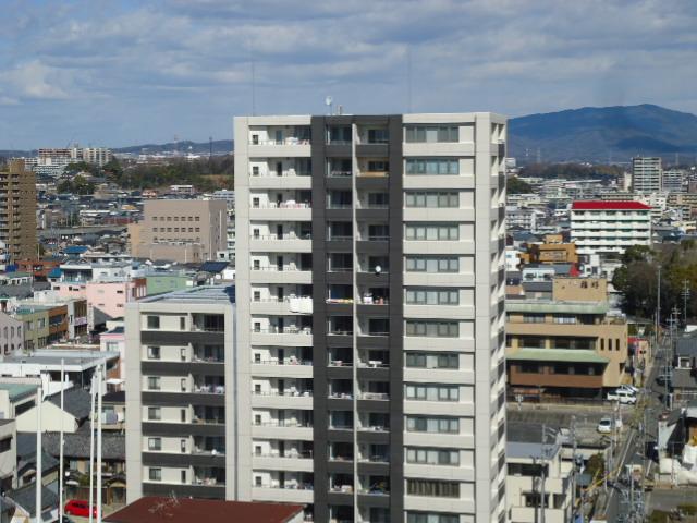 Hill photo. Building appearance [southeast]