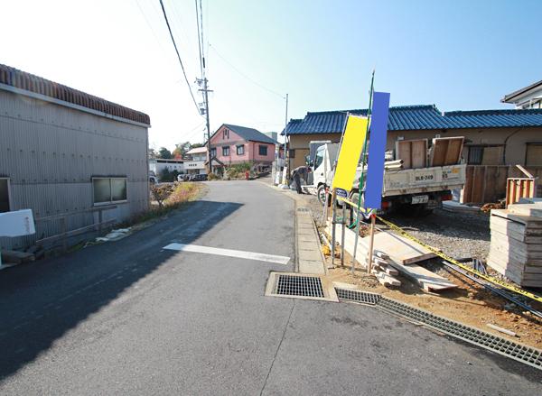 Local photos, including front road. Local 2013 in early December shooting