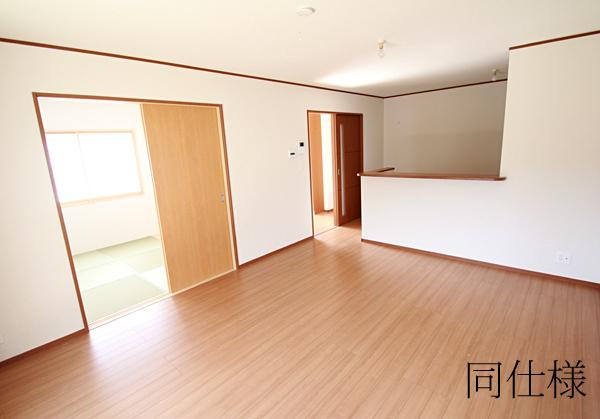 Same specifications photos (living). Same specifications