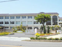 Primary school. Miyama to elementary school 940m