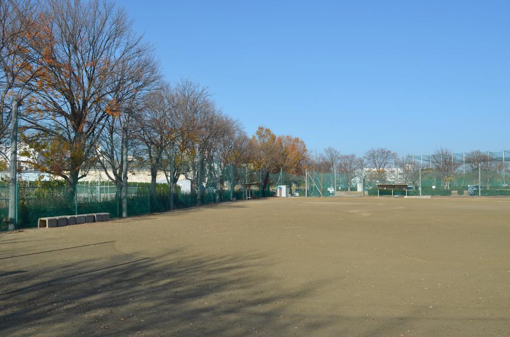 park. 796m until the nascent park