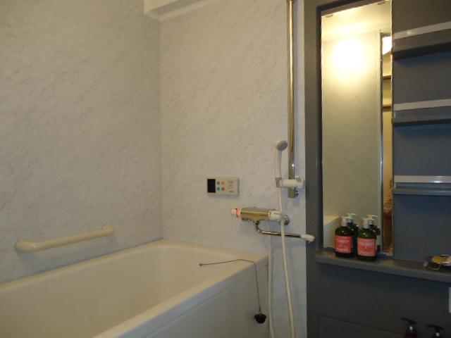 Bathroom. Please refer to the interior renovation of the bath [unit bus exchange, etc.] pre-1317 [130 × 170cm] size.