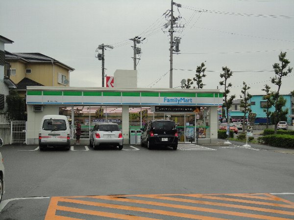 Convenience store. FamilyMart Toyoda Maeyama cho store (convenience store) to 640m