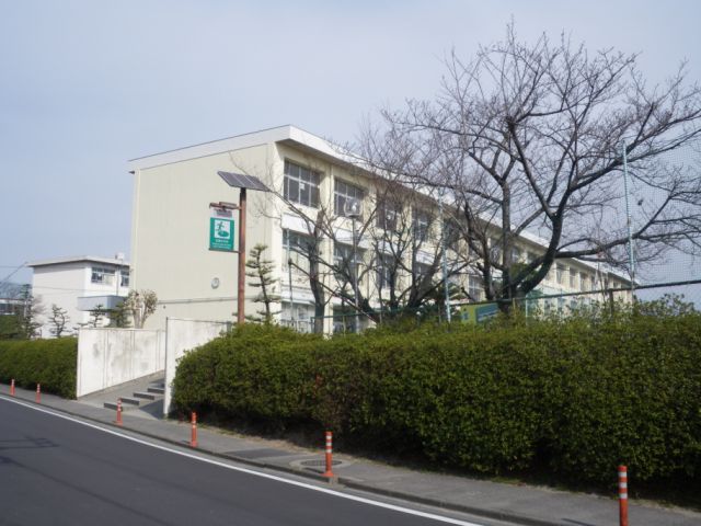Junior high school. Municipal Wakazono until junior high school (junior high school) 1600m