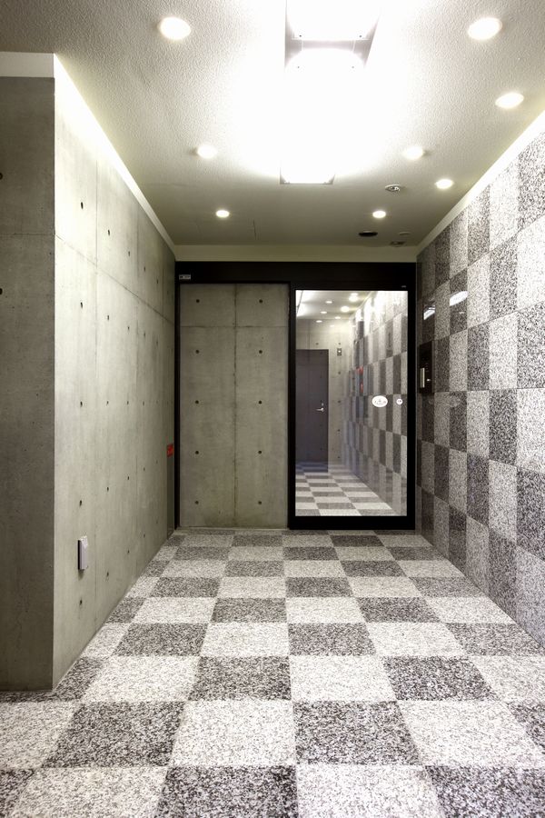 Living and room. wall ・ Entrance feeling of luxury of sticking floor granite.