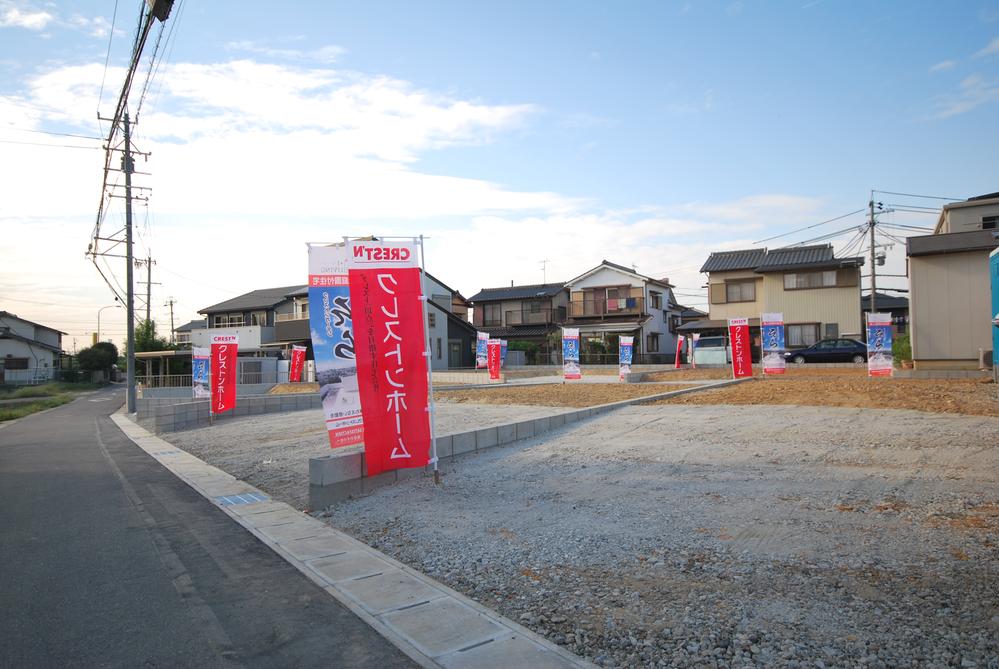 Local photos, including front road. 12 start of construction of a model house from May! ! 