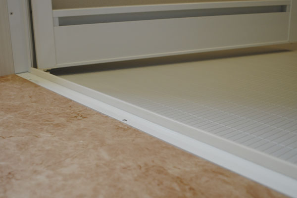 Interior.  [Barrier-free] Friendly care to people in a flat space to eliminate the difference in level of the floor have been made. Worry-free safe design that children and elderly people stumble. You can also comfortably clean (same specifications)