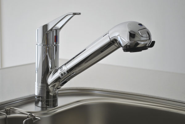 Kitchen.  [Faucet integrated water purifier] Faucet integrated not to waste the installation space. Delicious water, Delivers the peace of mind can be water in daily life (same specifications)