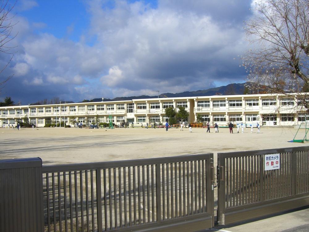Primary school. Elementary school Toyota City Tatsunaka Mt.