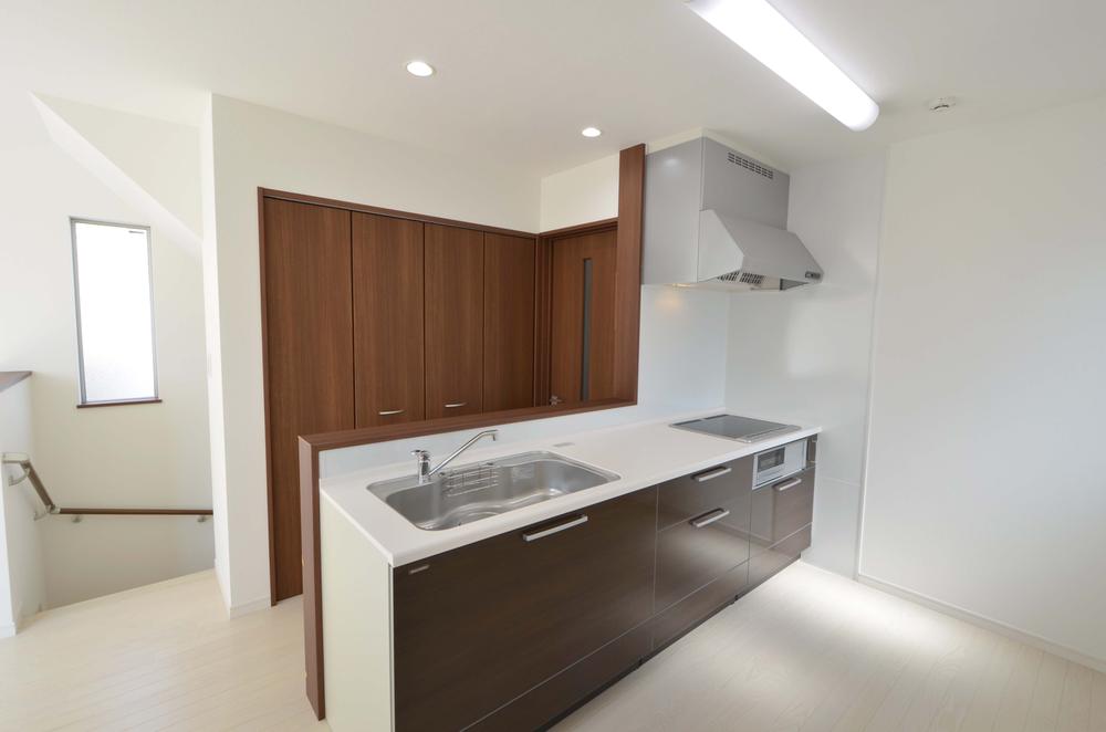 Kitchen. Indoor (10 May 2013) Shooting