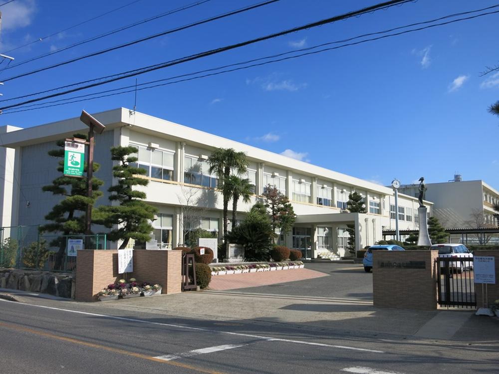 Junior high school. 1136m until Toyoda City Takashika Hall Junior High School
