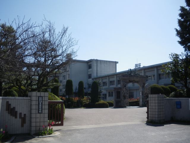 Junior high school. Municipal Honan until junior high school (junior high school) 540m