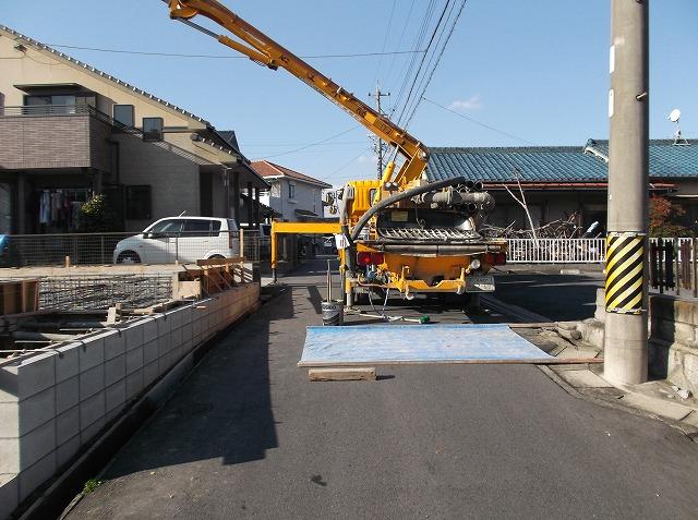 Local photos, including front road. Local (12 May 2013) Shooting