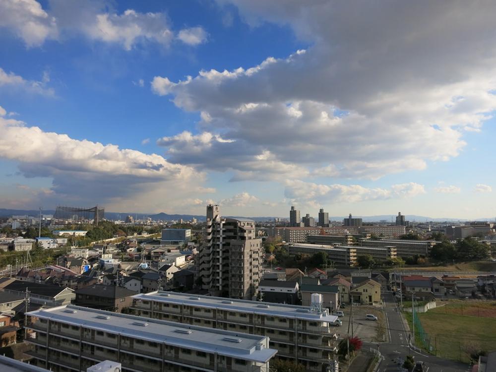 View photos from the dwelling unit. View from the site (December 2013) Shooting