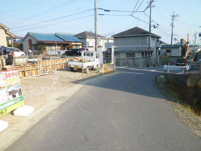 Local photos, including front road. Local (12 May 2013) Shooting