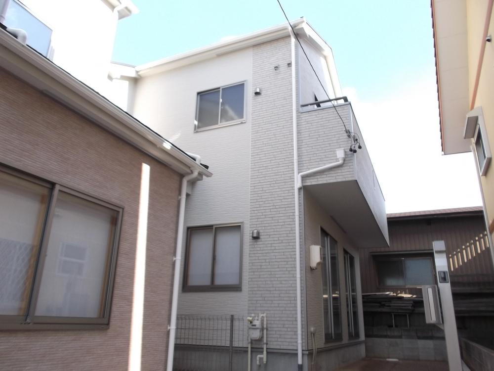 Local appearance photo.  ■  ■  □ It was completed □  ■  ■  □ Weekday ・ Your visit is possible at any time regardless of Saturdays, Sundays, and holidays □  ■  ■   ◆ Please tell us your desired date feel free to.  ◆ Time of your visit to, Also accepts mortgage counseling.  ◆ Surrounding properties also will guide you. 