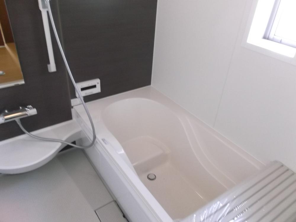 Bathroom. 1 tsubo or more bathroom