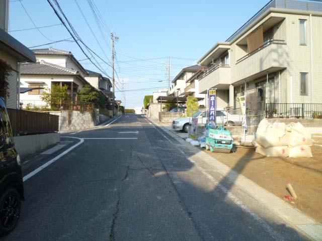 Local photos, including front road. Local (12 May 2013) Shooting